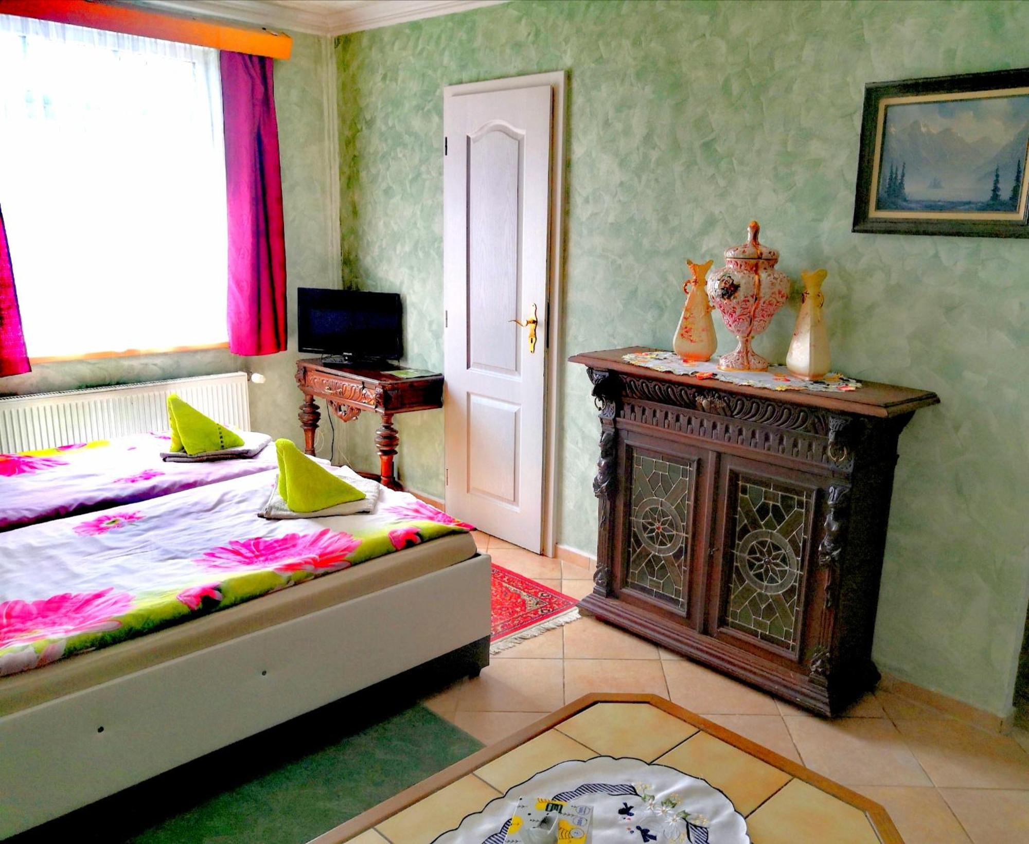 Villa Anastazis - Penzion Eden Карловы Вары Экстерьер фото