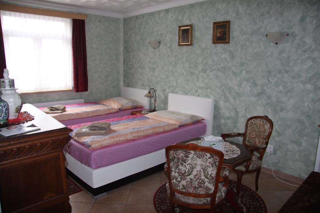 Villa Anastazis - Penzion Eden Карловы Вары Экстерьер фото